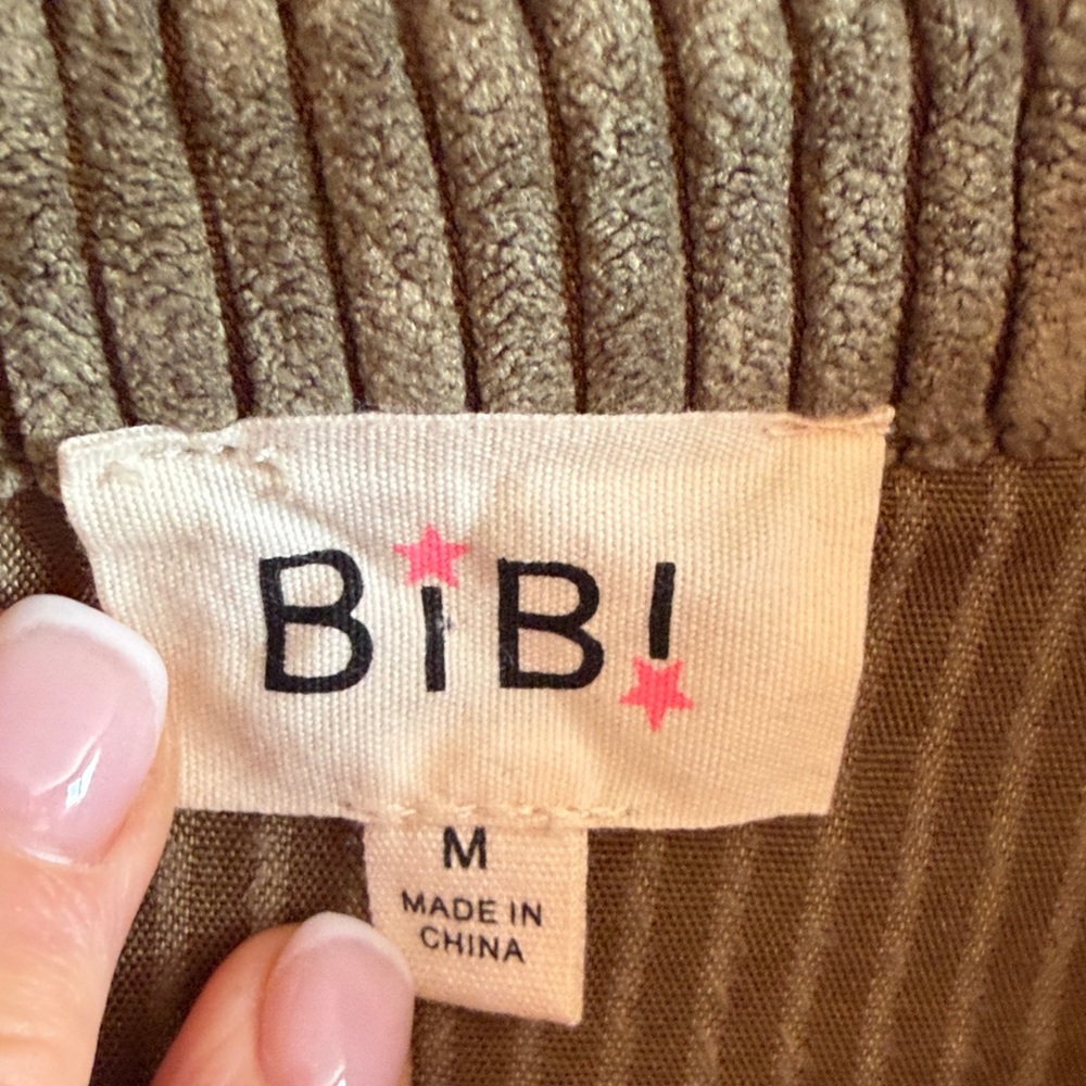 BiBi Women’s Corduroy Button-Down Shirt in Olive - Picture 2 of 6